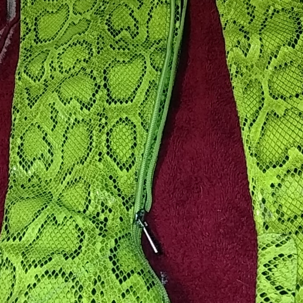 BRAND NEW LIME GREEN SNAKE SKIN THIGH HIGH BOOTS - Picture 3 of 4